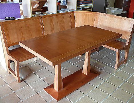 Mesa y banco para un rincón Muebles Recorio Cangas de Onís Asturias