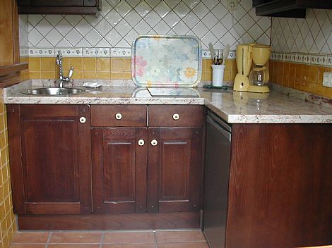 Muebles de cocina con frente en castao Muebles recorio Cangas de Ons Asturias