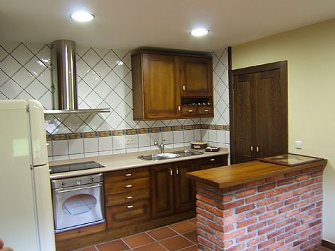 Muebles de cocina con frente en Pino Muebles Recorio Cangas de Onís Asturias